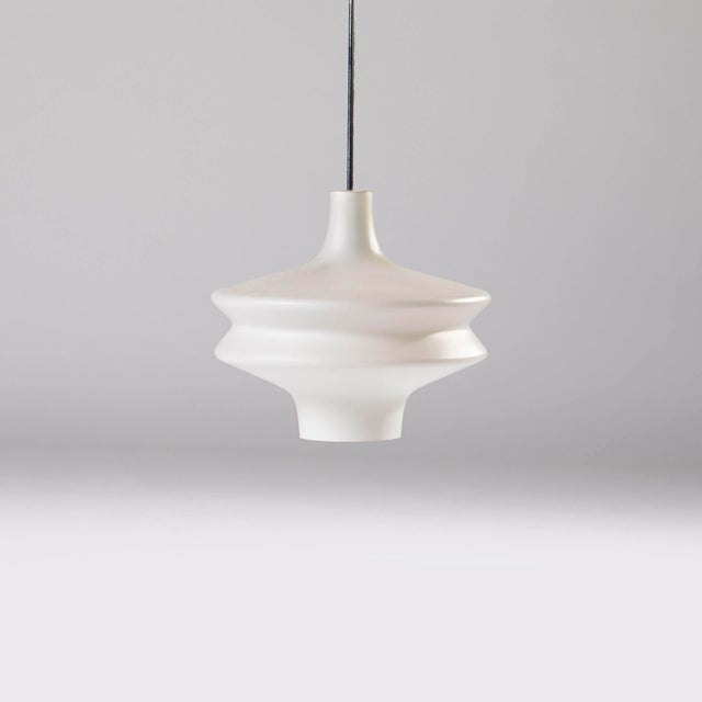 The height of the steel rod can be shortened 110 cm in lenght at the moment. Up to 250V (Europe/UK Standard).The wiring of...