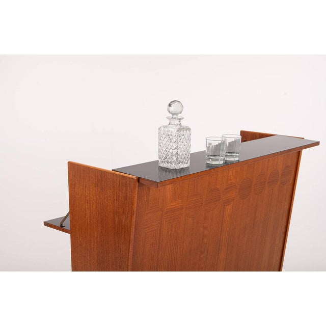 SK661 Cocktail Cabinet and Bar Stools by Johannes Andersen for Skaaning & Son 1960s For Sale - Image 9 of 18