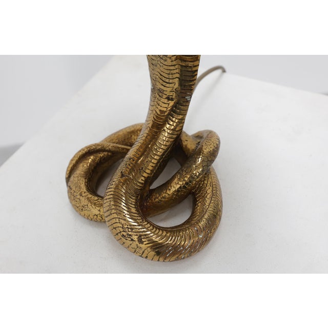 Hollywood Regency Brass Cobra Table Lamp with Brown Shade, France, 1970s For Sale - Image 9 of 14