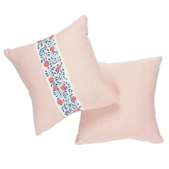 Contemporary Schumacher Ashoka 18" Pillow in Rose Quartz For Sale - Image 3 of 5