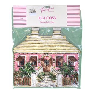 Trimingham’s Bermuda Tea Cosy W/ Bermuda Pink Cottage (Nwt) For Sale