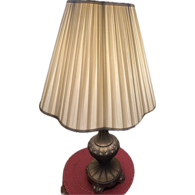 Vintage Stiffel Solid Brass Trophy Urn Table Lamp – Hollywood Regency Style With Pleated Shade For Sale - Image 10 of 11