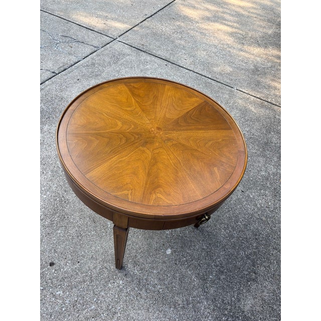 1970s Mid-Century Modern Baker Walnut Round Sunburst Pattern Lamp, Side, Accent Table For Sale - Image 12 of 13