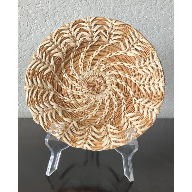 Late 20th-Century Sweetgrass Gullah-Style Decorative Shallow “Bowl Basket” For Sale - Image 17 of 18