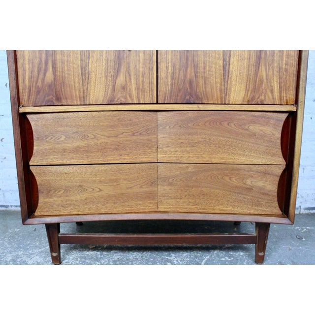 Mid-Century Modern Specialty Woodcraft Walnut Highboy Dresser For Sale - Image 13 of 13