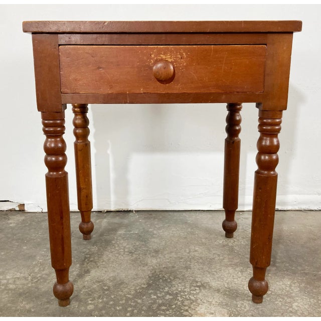 Farmhouse Antique Early American Turned Wood Single Drawer Side Table For Sale - Image 3 of 10