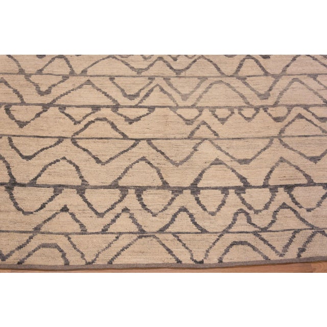 Nazmiyal Collection Oversized Chevron Modern Rug For Sale In New York - Image 6 of 8