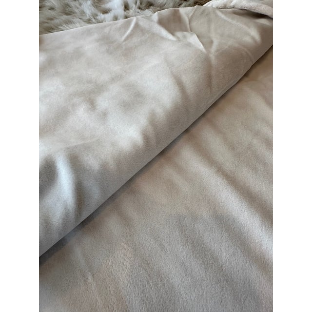 Luxe Faux Lynx Fur Christmas Tree Skirts in White, Antique White & Taupe For Sale - Image 9 of 12