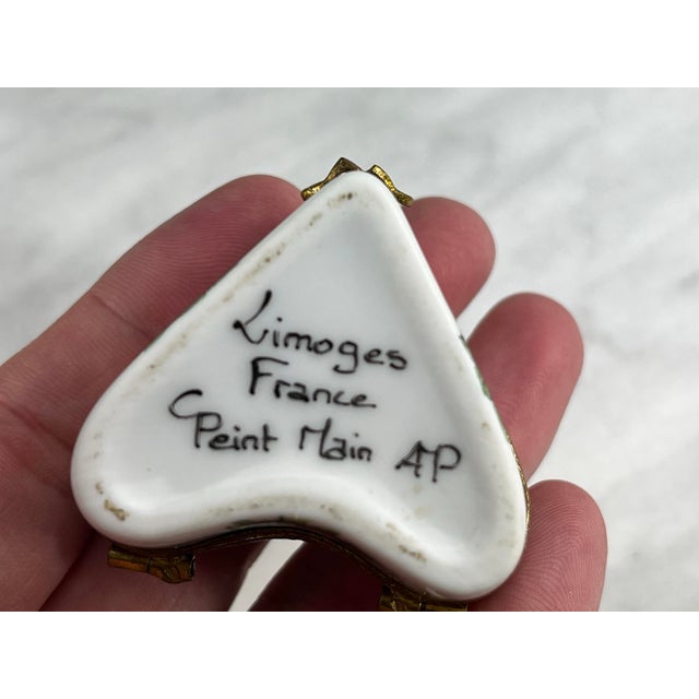 1980s 1980s French Limoges Peint Main Heart Trinket Box, Hand Painted Floral For Sale - Image 5 of 9