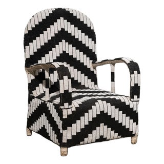 Yoruba Royal Beaded Chair with Geometric Black and White Motif, West Africa For Sale