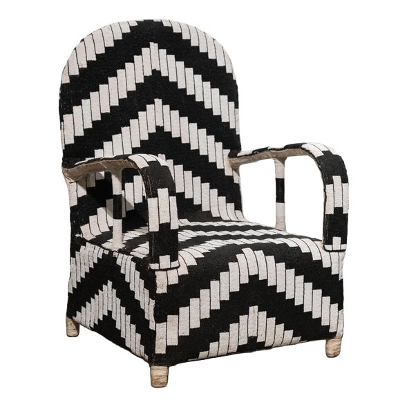 Yoruba Royal Beaded Chair with Geometric Black and White Motif, West Africa For Sale