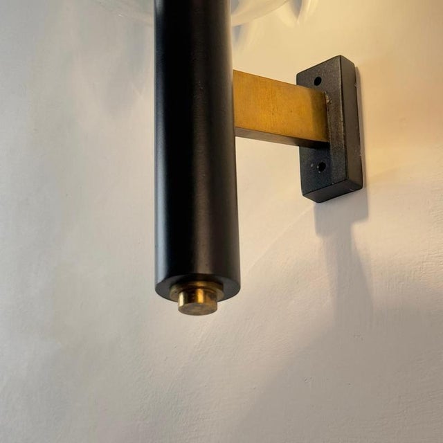 Brass and Cut-Glass Wall Sconce attributed to Gardella, 1950s For Sale - Image 17 of 18