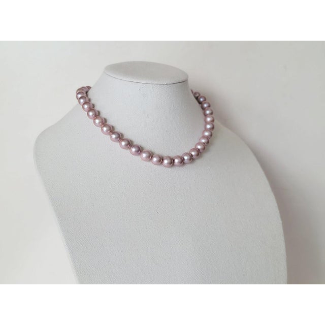 Metal Natural Freshwater Edison Pink Pearl Necklace With 14k Gold Clasp For Sale - Image 7 of 8