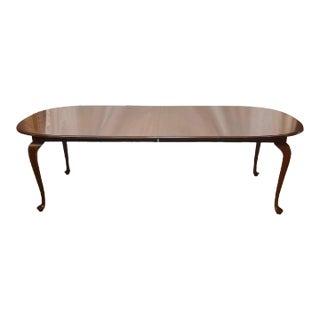 Vintage Ethan Allen Traditional Queen Anne Style Mahogany Extension Dining Table For Sale