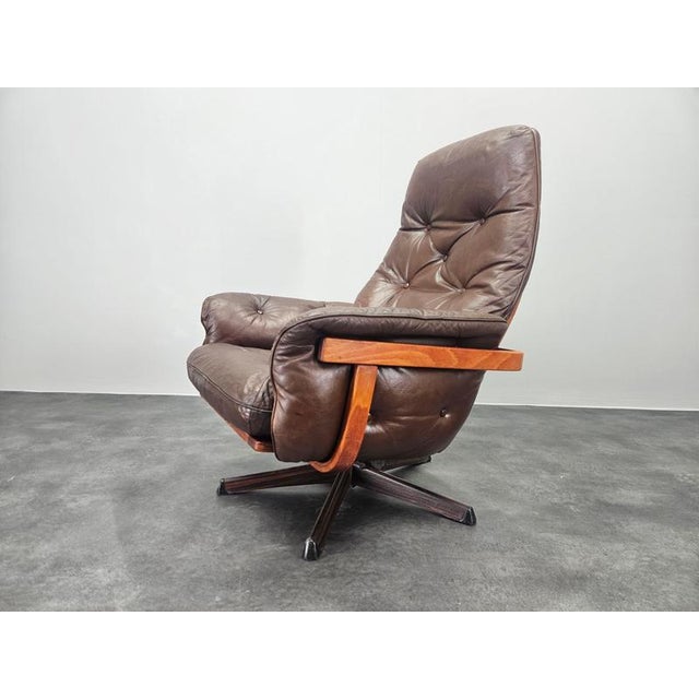 Vintage Swivel Chair in Leather and Wood from Göte Möbler, Sweden, 1960s For Sale - Image 4 of 15