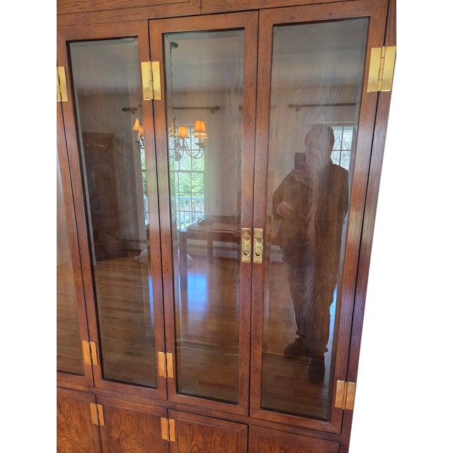1980s Henredon Scene One Campaign Oak Breakfront China Cabinet Hutch Display Curio For Sale - Image 15 of 15