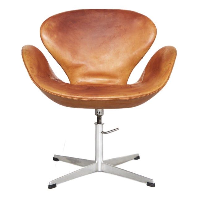 Swan Chair by Arne Jacobsen for Fritz Hansen, 2001 For Sale