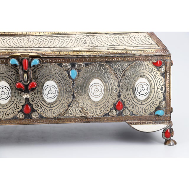 1960s Large Box Decorated With Silver and Turquoise Stones For Sale - Image 9 of 17
