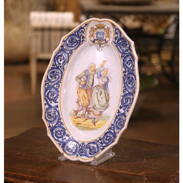 Early 20th Century Early 20th Century French Hand-Painted Henriot Quimper Oval Faïence Wall Plaque For Sale - Image 5 of 7