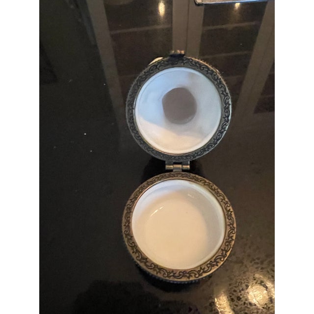 1950s 1950s Villeroy & Boch 1748 Elf Toymaker Hinged Hand Painted Trinket Box For Sale - Image 5 of 5