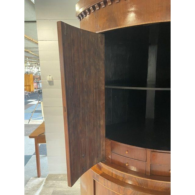 Antigue Biedermeier Corner Cabinet in Walnut Veneer, 1860s For Sale - Image 16 of 18