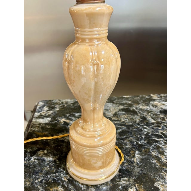 Aladdin Co. Vintage 1930s Aladdin Co. Alacite Glass Peach Lustreware Table Lamp For Sale - Image 4 of 12