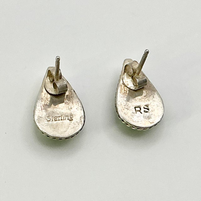 1950s Vintage Southwestern Navajo Americana Carico Lake Sterling & Green Turquoise Stud Earrings - A Pair For Sale - Image 6 of 12