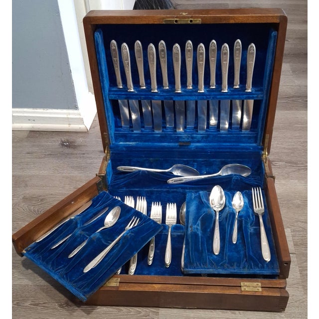 1920s 1920s Community Plate Silver Grosvenor Pattern by Oneida Silver - 84 pcs For Sale - Image 5 of 13