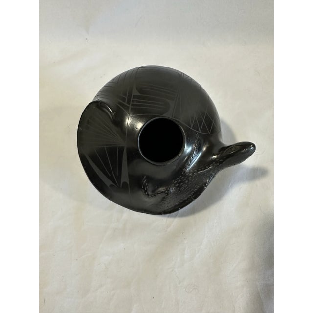 Mata Ortiz Lizard Art Pottery, Mexican Blackware, Paty Quezada Signature, Small Mexican Ceramic Pot Folk Art Bowl For Sale In Oklahoma City - Image 6 of 12