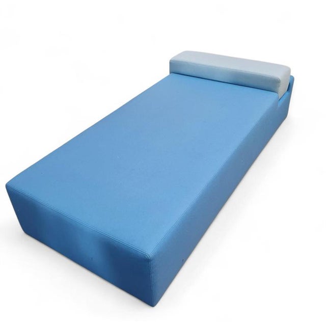 DE VORM Arnhem / upside down island / by De Vorm Design Team Width 215mDepth 84Height 43 with cushion 54 cm