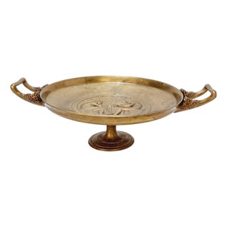 19th-Century Neoclassical French Bronze Centrepiece by Ferdinand Levillain For Sale