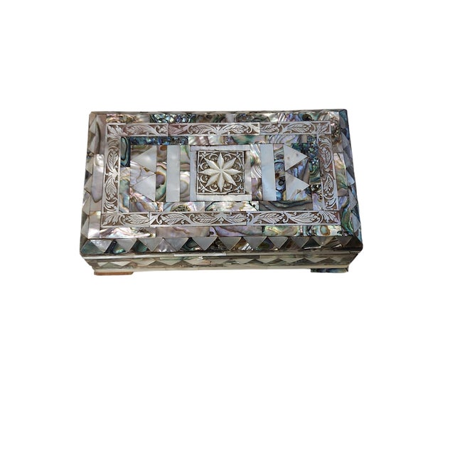 Gorgeous early 20th century trinket box with heavy Mother of Pearl inlay, abalone embellishment, in excellent condition....