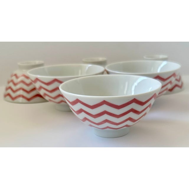 Mid Century Japanese Rice Bowls Porcelain Ceramic Pink and White ZigZag ...