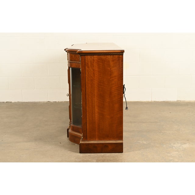 Henredon Grand Provenance Italian Neoclassical Inlaid Cherry and Burled Walnut Sideboard or Bar Cabinet, Circa 1980s For Sale - Image 12 of 16