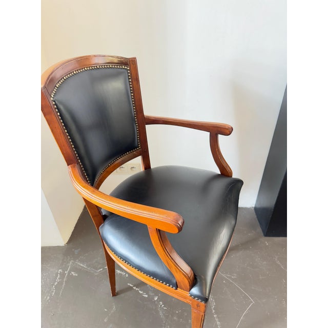 Classic Executive Armchair in Cherry Wood and Leather, 1920 For Sale - Image 9 of 10