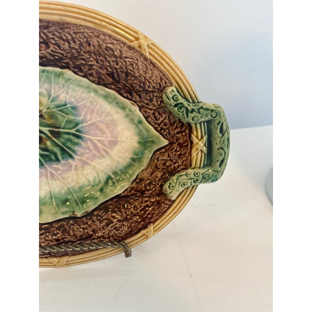 Ceramic Late 19th Century Victorian Oval Majolica Ceramic Platter Decorated With Large Leaf For Sale - Image 7 of 7