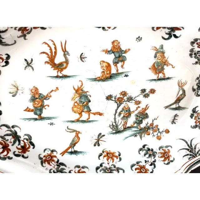 French Moustiers 18th Century Earthenware Serving Dish For Sale In Tampa - Image 6 of 10