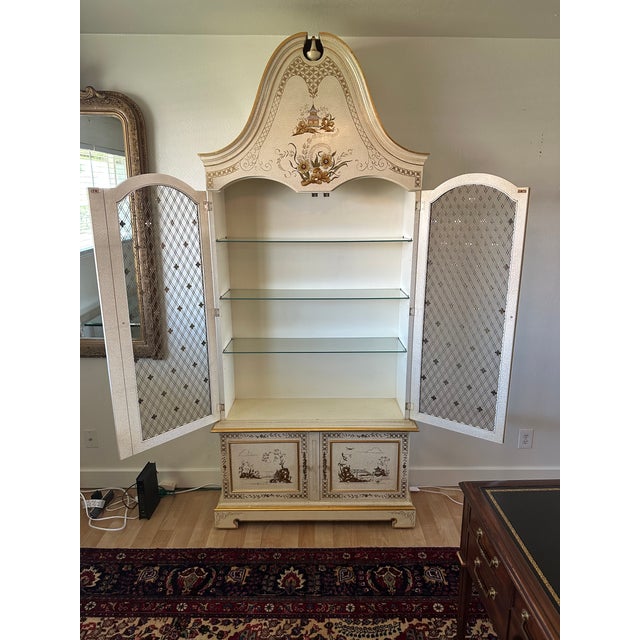 Wood Late 20th Century John Widdicomb Hand-Painted Bonnet-Top Display Cabinet/Vitrine-Chinoiserie Style For Sale - Image 7 of 14