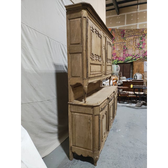 Late 18th Century French Louis XV Provincial Oak Buffet À Deux Corps, Circa 1770 For Sale - Image 4 of 15