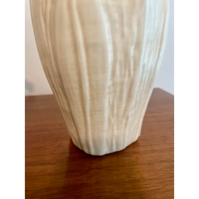 Vintage Haeger Ceramic Vase For Sale In Los Angeles - Image 6 of 7