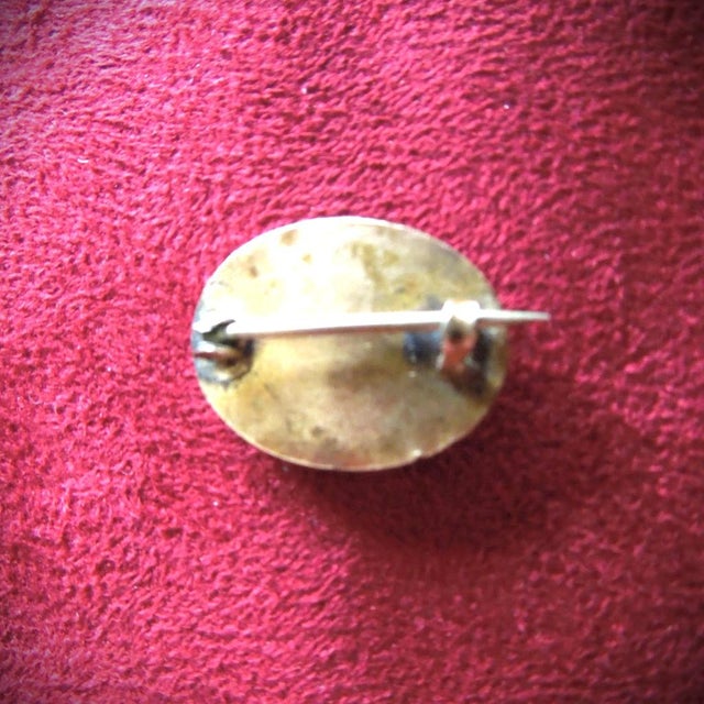 1900 - 1909 Antique Gold Art Nouveau Oval Lady Lapel Pin With Bow For Sale - Image 5 of 11