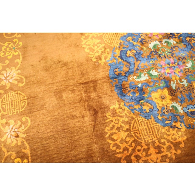 Chinese Nichols art deco room size rug from the 2nd quarter of the 20th century. Measures: 9' x 11'6''