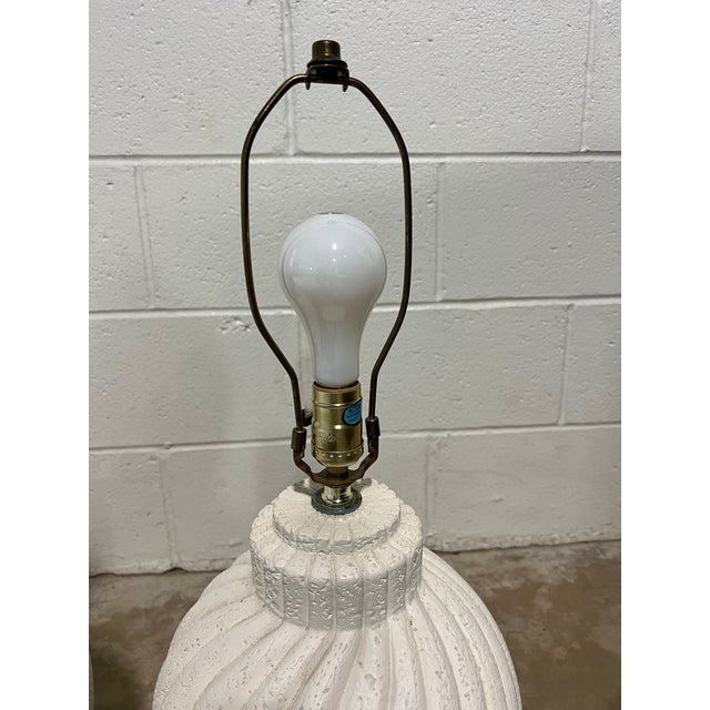 White Pair of Vintage Post-Modern White Swirling Plaster Table Lamps For Sale - Image 8 of 9