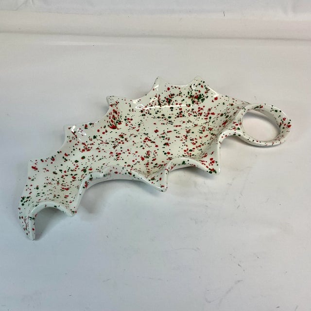 1971 Mid-Century Americana Folk Art Christmas Splattered Holly Dish For Sale - Image 6 of 11