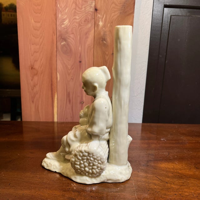 Cool piece or planter with a neutral tone that can fit in anywhere. Looks like he’s enjoying a little plum wine after a...