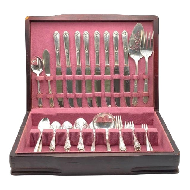 1940s Oneida Community Tudor Silverplate "Sweet Briar" 72-Piece Set (Service for 8 With Bonus Pieces and Wooden Chest) Vintage 1948 For Sale
