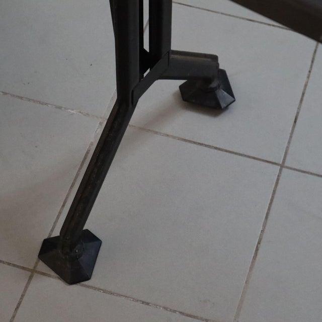 The Arco series desk, designed by Studio BBPR for Olivetti Synthesis, is an iconic piece from the 60s and 70s,...