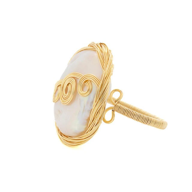 Metal Cleopatra Gold Spiral Design Pearl Ring, Size 8 For Sale - Image 7 of 7