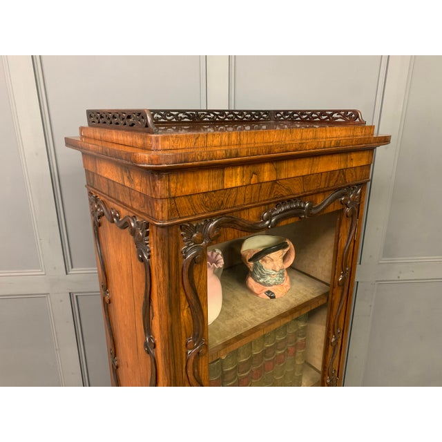 Mid 19th Century Victorian Rosewood Bookcase from James Winter, 1850s For Sale - Image 5 of 18