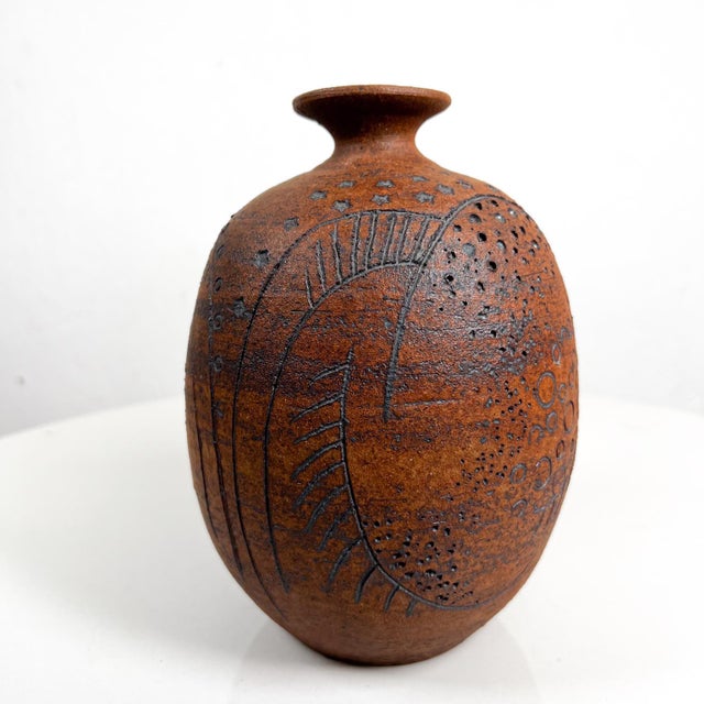 1980s Modernist Mel Pottery Vase Textured Abstract Design For Sale - Image 4 of 9